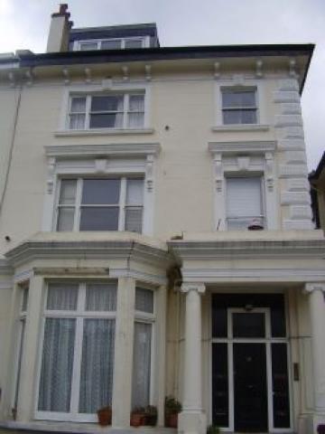 			2 Bedroom, 1 bath, 1 reception Flat			 Belsize Crescent, BELSIZE VILLAGE NW3